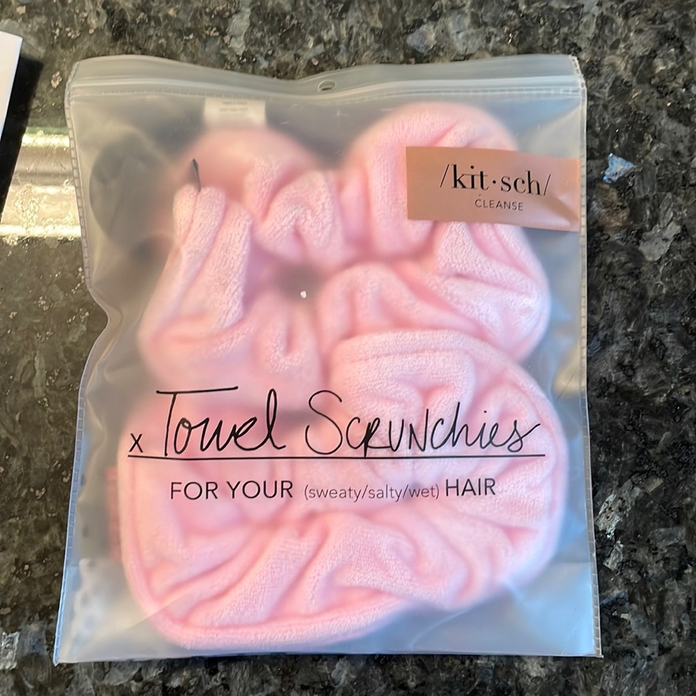 NEVER USED Kitsch Towel Scrunchies